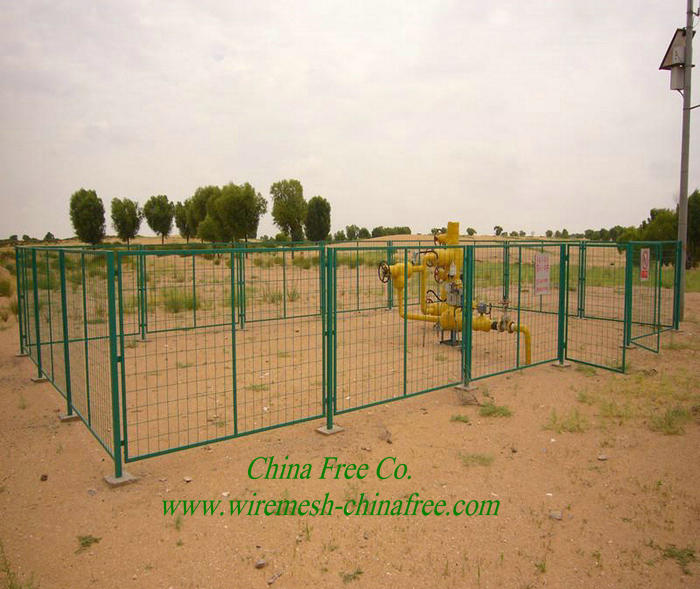 Oil field fence 