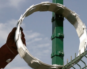  install razor wire 