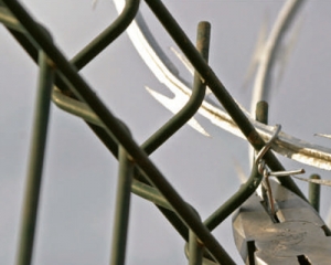 razor wire step 8