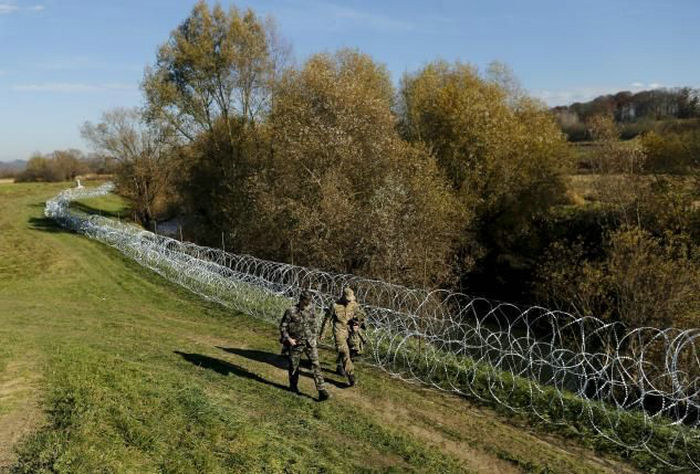 Mobile Security Barrier 