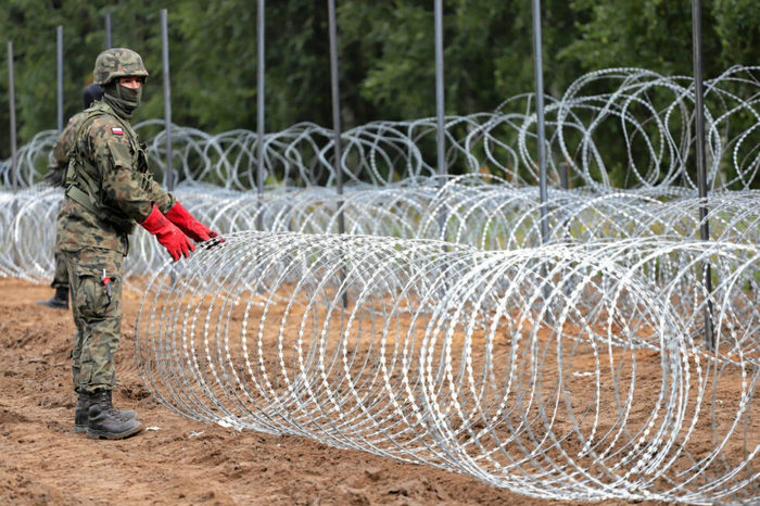 razor wire for border fence