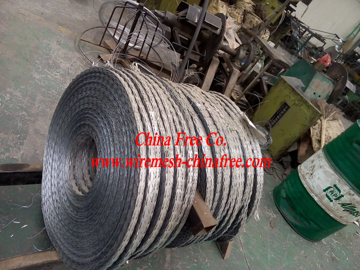 BTO-30 Cross Type Razor Wire