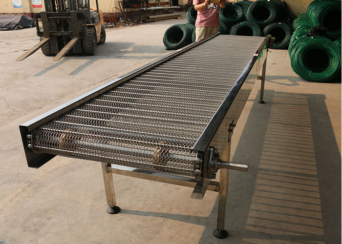 Stainless steel conveyor belt