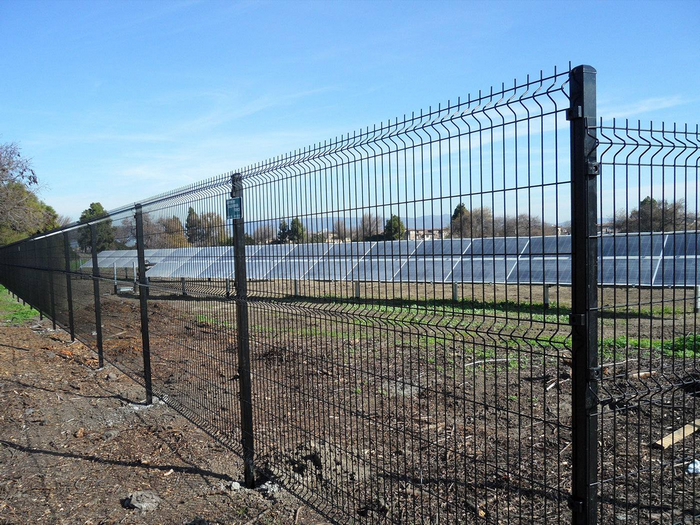 Triangle Bend Fence