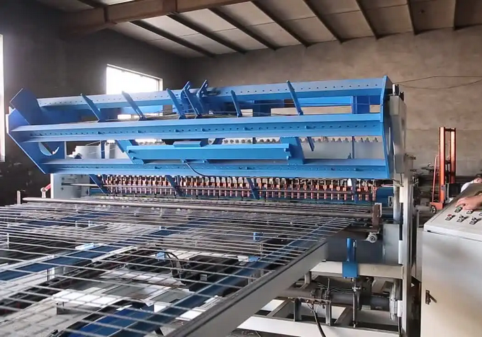 Welded Wire Mesh Fence Machine