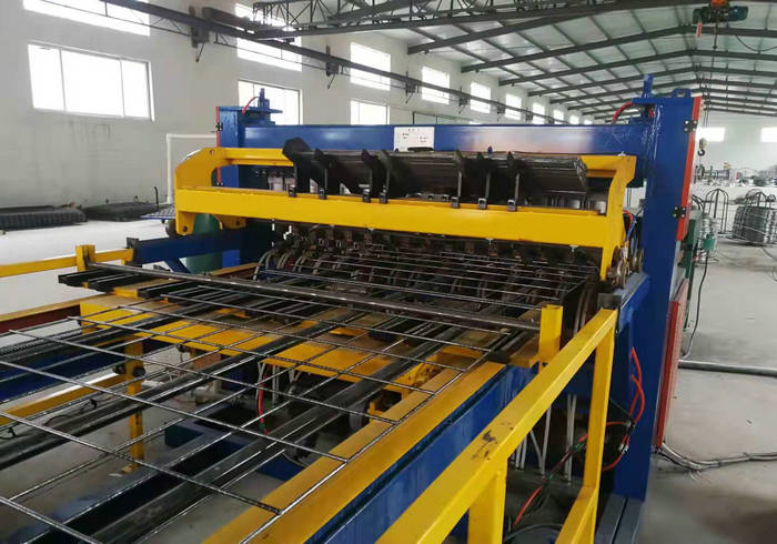 Welded Wire Mesh Fence Machine