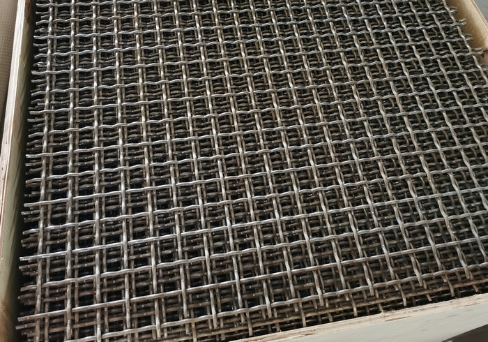 Crimped wire mesh