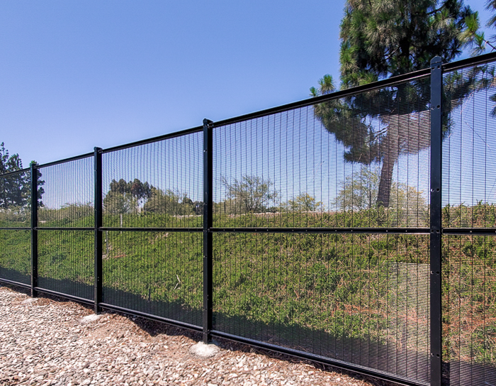 Mesh fence